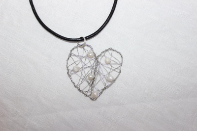 Halsband White heart